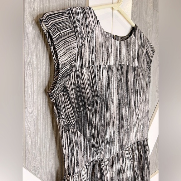 377. Mossimo Womens Dress Black White Abstract Print Fit And Flare Work XS - Picture 2 of 10